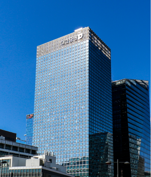 지난 5년간 대신증권 일반 직원들의 1인당 반기 급여(본봉+제 수당+ 상여금)는 평균 4280만원인데 반해 같은 기간 이어룡 회장, 양홍석 사장, 나재철 전 대표이사 등 등기이사 3명의 1인당 반기 급여(급여+상여금)는 평균 7억1253만원인 것으로 드러났다(뉴시스 제공)