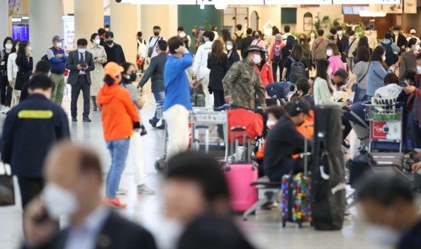 관광객으로 혼잡한 제주공항 (사진=뉴시스)
