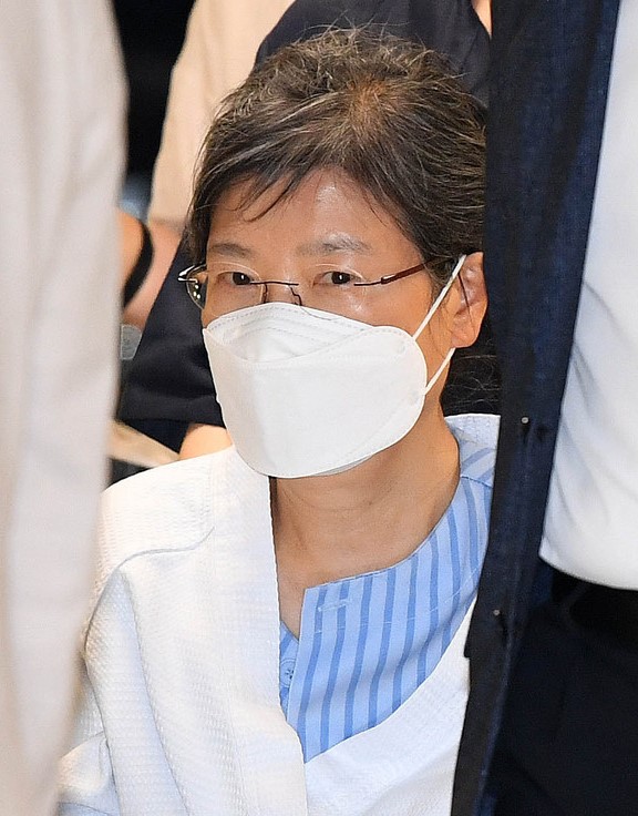 박근혜 전 대통령이 지난 7월20일 서울 서초구 서울성모병원으로 입원하고 있다.(뉴시스 제공)