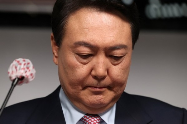 윤석열 국민의힘 대선 후보가 5일 오전 서울 여의도 중앙당사에서 선거대책위원회 해산 및 입장 발표 기자회견을 하고 있다.