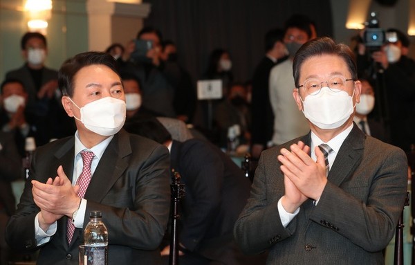 윤석열 후보와 이재명 후보(오른쪽).