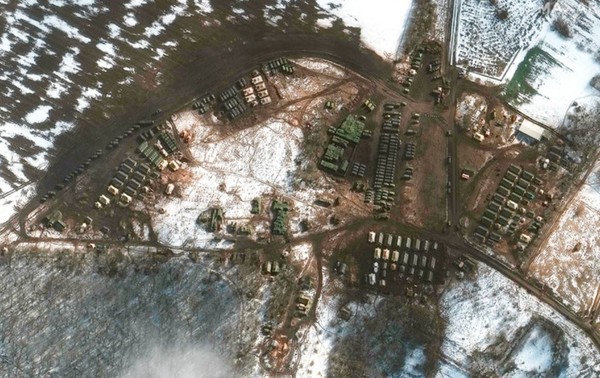 22일(현지시간) 우크라이나 국경에서 북쪽으로 20㎞ 떨어진 러시아 벨고로드에 새로운 병력과 군 장비가 집결해 있다.(뉴시스 제공)