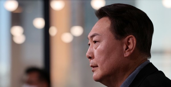 윤석열 국민의힘 대선 후보가 27일 서울 여의도 중앙당사에서 안철수 국민의당 대선 후보와의 단일화 관련 기자회견을 하고 있다.(뉴시스 제공)