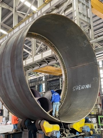 씨에스윈드가 포스코의 후판제품을 사용해 풍력타워용 구조물을 제작하고 있다. (씨에스윈드 제공)