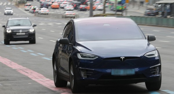 국내 전기차 가격을 최대 200만원 인상한 테슬라 (뉴시스 제공)