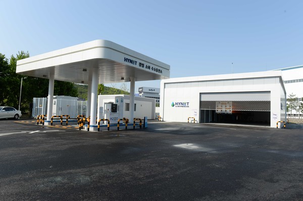 기아가 4일 경기도 광명시 오토랜드 광명에서 수소·전기 복합충전소 준공식을 개최했다. 사진은 오토랜드 광명 복합충전소 내 하이넷 수소충전소 (기아 제공)