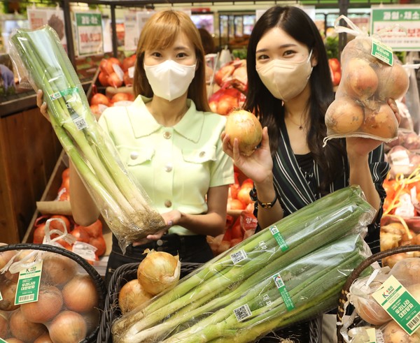 롯데마트의 ‘대한 양파’와 ‘호걸 대파' (롯데마트 제공)