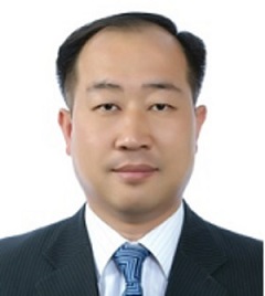 유엔 제5사무국 유치 추진위원회 사무총장 이 원 철.