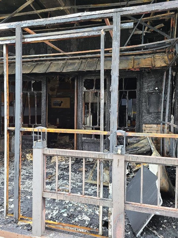 4일 오전 10시 1분께 세종시 보람동 한 상가 건물에서 불이 나 소방당국이 진화작업에 나섰다. (세종소방본부·뉴시스 제공)