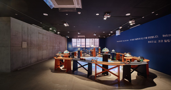 크립톤 ‘환초’ 2022 , 혼합재료, 가변크기. 사진: 박수환 (국립현대미술관 제공)