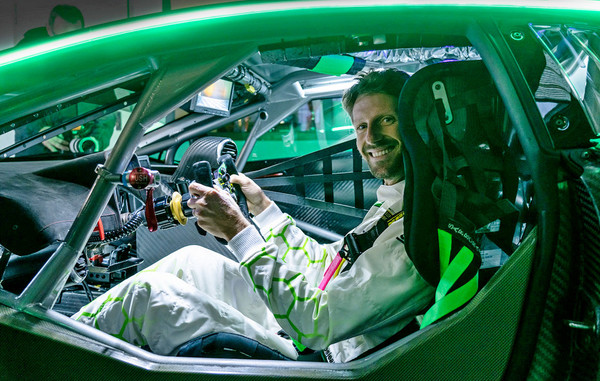 람보르기니가 F1 드라이버인 로만 그로장을 최근 영입했다. [사진=람보르기니]