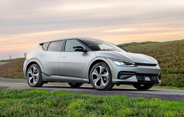 기아차의 전기차 EV6이 미국의 IIHS 충돌평가에서 최고 등급을 받았다. [사진=기아차]