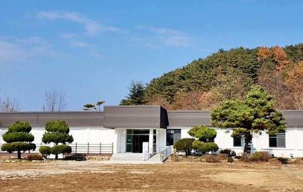 한국문화예술교육진흥원이 전북 장수군에 다섯번째 문화예술교육 전용시설 ‘장수 꿈꾸는 예술터’를 개관했다. [사진=교육진흥원]