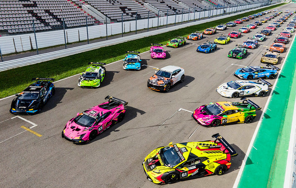 올해로 11회째인 람보르기니 슈퍼 트로페오는 유럽, 북미, 아시아에서 열리며, 참가 선수 람보르기니 우라칸 슈퍼 트로페오 에보2로만 자웅을 가린다. [사진=람보르기니]