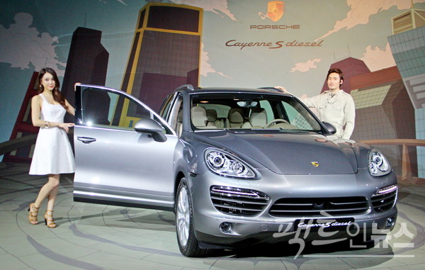 포르쉐는 카이엔 등의 선전으로 3년 연속 수입차 업계 10위 안에 이름을 올렸고, 지난해에는 사상 최고인 8963대를 팔아 업계 8위를 차지했다. [사진=정수남 기자]