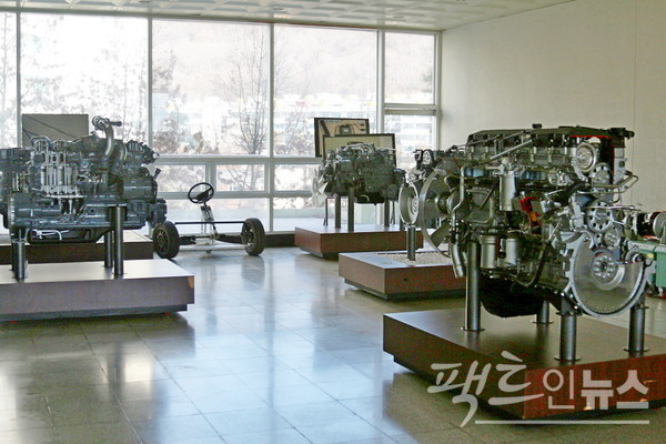 대림대 등 대부분 대학은 엔진 등 내연기관 차량의 교보재밖에 없다. [사진=정수남 기자]