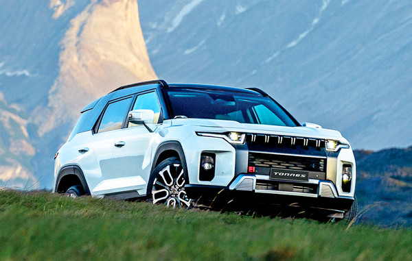 휘발유와 LPG를 연료로 하는 토레스 하이브리드. [사진=쌍용차]