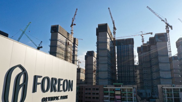 둔촌주공 재건축 사업 조합이 만기 예정이었던 7231억원 규모의 프로젝트파이낸싱(PF) 사업비를 HUG 보증대출을 통해 일반분양 정당 계약률과 상관없이 상환할 수 있게 됐다. 16일 오전 서울 강동구 둔촌주공 재건축 단지 공사가 한창이다. [사진=뉴시스]