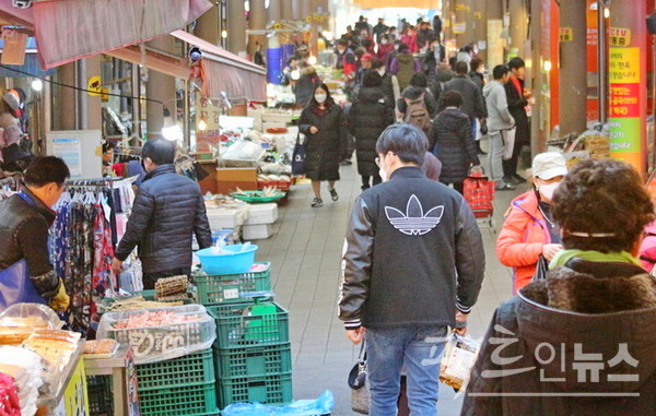 21일 경기도 성남 현대시장 모습. 대목장인데 고객은 평소대비 40% 수준이다. [사진=스페셜경제]