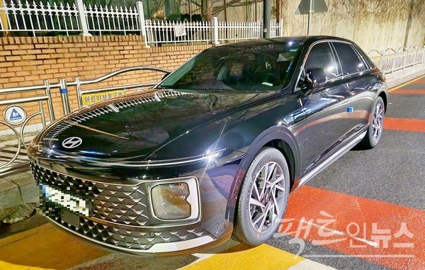 현대자동차 신형 그랜저는 지난해 기아차 쏘렌토에 뺏긴 내수 1위를 지난달 되찾았다. [사진=정수남 기자]