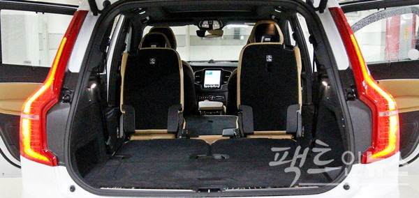 2열과 3열을 접으면 4인 가족의 차박도 가능하다. [사진=정수남 기자]