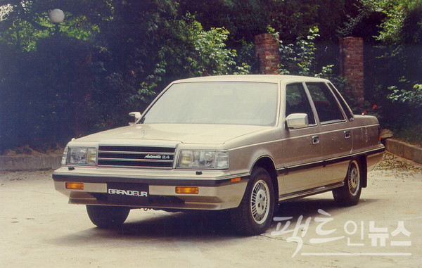 2400㏄ 그랜저 초기 모델. 그랜저는 1986년 2000㏄ 휘발유엔진을 달고 나왔다. [사진=정수남 기자]