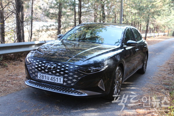 5세대 더 뉴 그랜저(2019년 11월∼2022년 11월). [사진=정수남 기자]