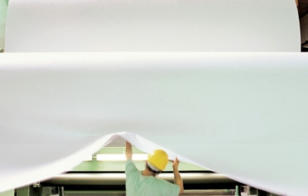 한솔제지는 지난해 수출 가격 인상과 환율 상승 등 경영 환경 개선에 따라 수익이 증가했다. 한솔제지 대전 대덕구 신탄진 공장. [사진=한솔제지]