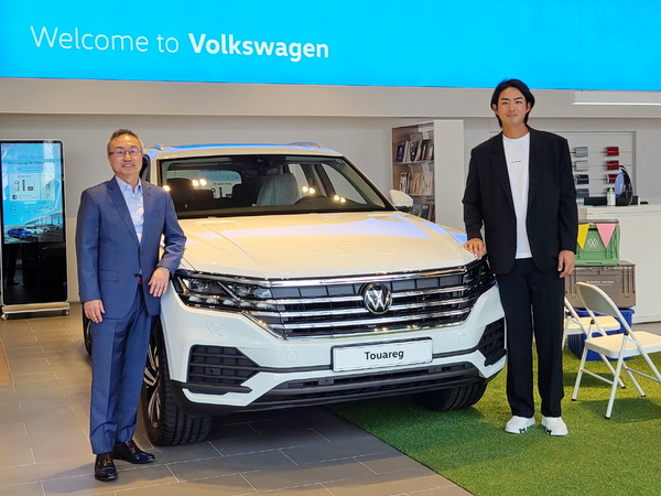 폭스바겐의 한국 판매사인 지엔비오토모빌이 신형 투아렉 출시를 기념해 구자욱 선수를 초청해 고객과 함께하는 시간을 제공했다. [사진=지엔비오토모빌]