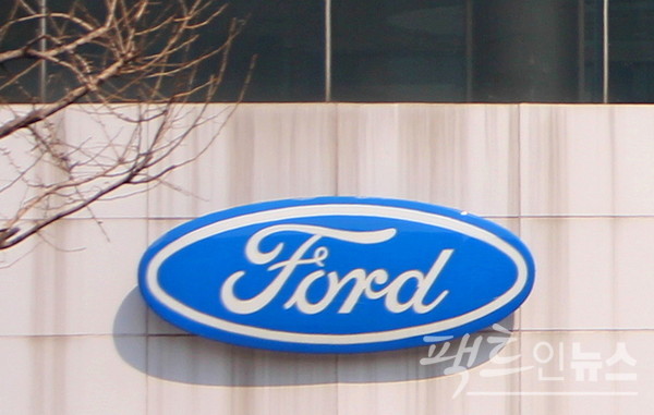 샤잠 극 초반에는 혼다와 포드의 엠블럼이 스크린을 꽉 채운다. [사진=정수남 기자]