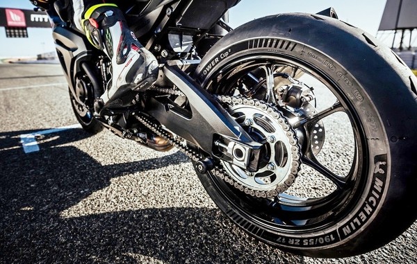 미쉐린코리아가 자사의 RV 타이어를 구매한 이륜차 고객에게 태백 서킷 주행 경험을 제공한다. [사진=미쉐린코리아]