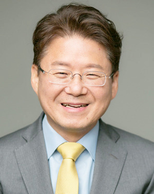 김필수 교수(대림대 미래자동차공학부, 김필수자동차연구소장).