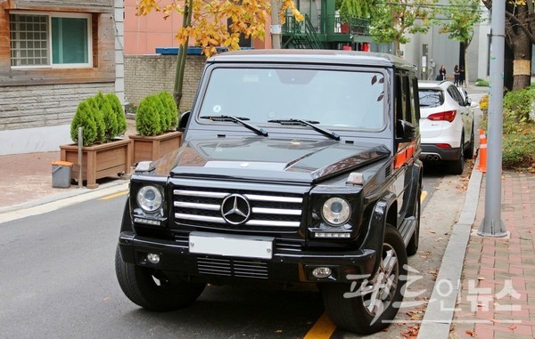 전도연 씨는 길복순에서 프로 암살자인 주인공 길복순 역을 열연했다. 극중 길복순은 자신의 애마인 벤츠 G시리즈를 타고 스크린을 누빈다. [사진=정수남 기자]