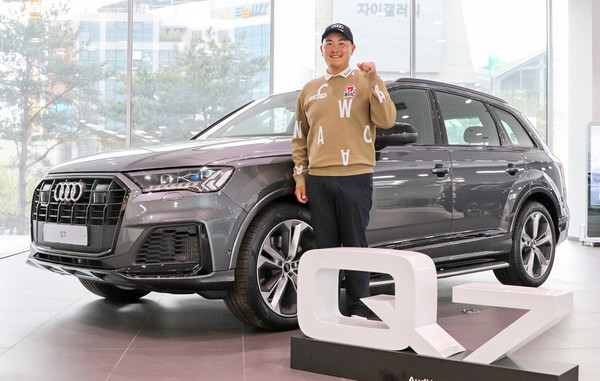 아우디 판매사인 코오롱아우토가 KPGA에서 활약하는 고석완 프로와 후원 협약을 1년 연장했다. [사진=폭스바겐그룹코리아]