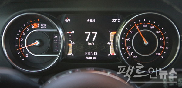 오버랜드 계기판. [사진6=정수남 기자]
