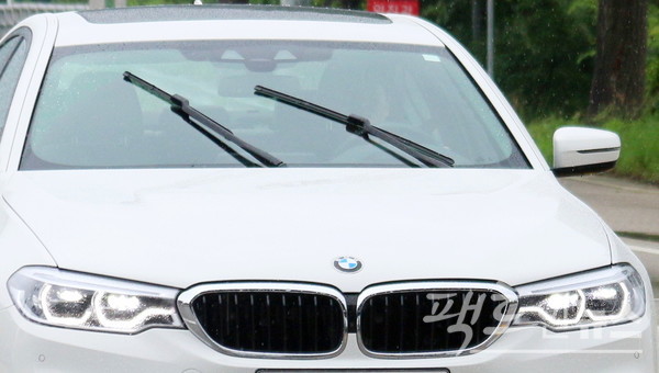 극 종반 단테 일당은 BMW SUV를 타고 돔과 브라이언 등을 추격한다. [사진=정수남 기자]