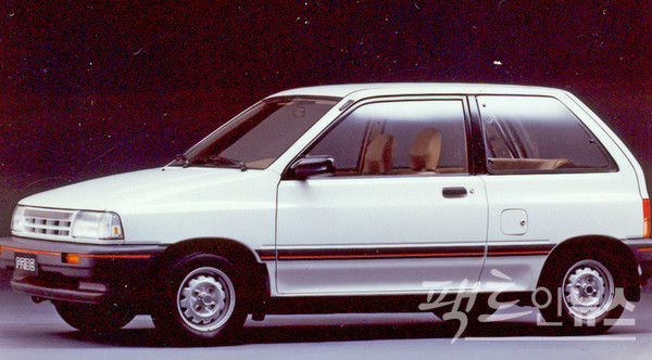 1987년 나온 기아차 프라이드. [사진=정수남 기자]