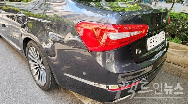 극중 비리 형사인 주성철은 극 초반 (위부터)현대차 그랜저를 타다, 극 중후반 기아차 K7로 갈아탄다. [사진=정수남 기자]