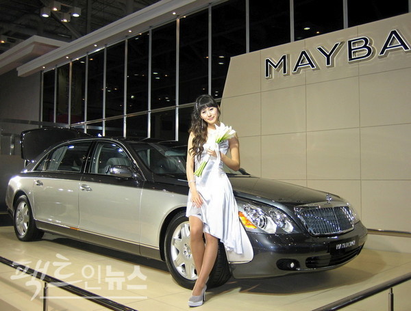 현재 윤석열 대통령은 벤츠 차마이바흐 풀만 가드를 업무용으로 이용하고 있다. [사진=정수남 기자]