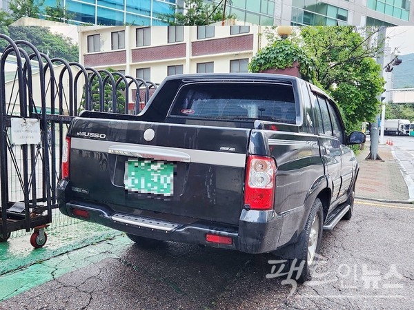 KG모빌리티의 (위부터)코란도(1969년～), 코란도 훼미리(1988년~1996년), 무쏘스포츠(2002년~~2006년)다. [사진=정수남 기자]