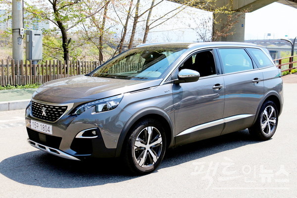 신형 5008 GT의 외관은 이전 모델과 달라진 점은 없다. [사진=정수남 기자]
