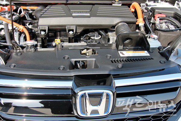 혼다 CR-V 하이브리드(휘발유) 엔진. [사진=정수남 기자]