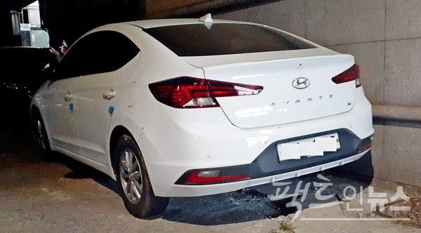 극중 최재환 형사는 구형 은색 아반떼를 탄다. [사진=정수남 기자]