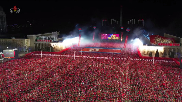 북한 조선중앙TV는 2월 8일 평양 김일성광장에서 조선인민군 창건 75주년 열병식을 진행했다. [사진=조선중앙TV 캡처]