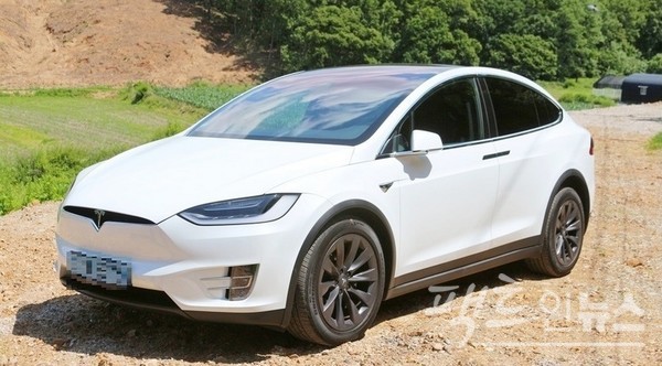 테슬라 전기차 모델X. [사진=정수남 기자]