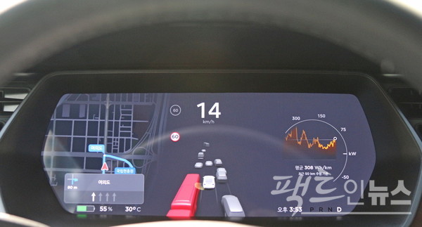 테슬라는 자율주행 기능을 통해 개인과 세계 각국의 다양한 정보를 입수하고 있다. [사진= 정수남 기자]