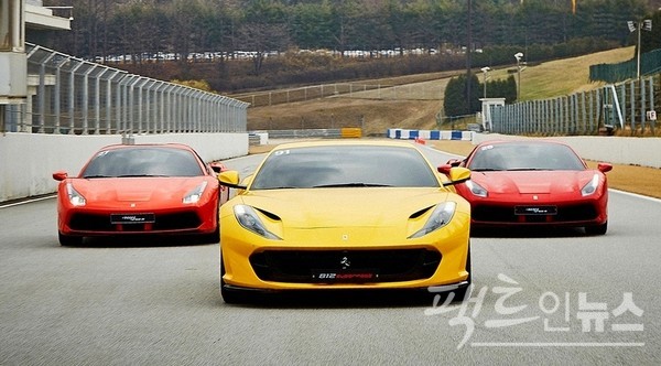 가문의 영광 리턴즈에서 얏빠리는 페라리를 자신의 애마로 이용한다. [사진=정수남 기자]