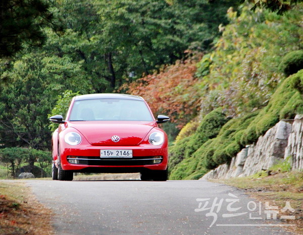 더비틀이 모란공원을 달리고 있다. [사진=정수남 기자]