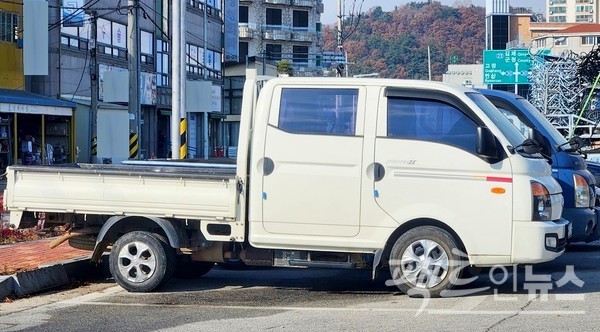 1톤 포터2. 경유차량이라 정부 규제에서 자유롭지 못하다. [사진=팩트인뉴스]