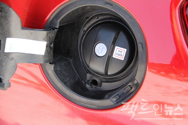 DS3은 배기량 1600㏄ 휘발유 엔진을 가진 소형 차량이다.  [사진=정수남 기자]